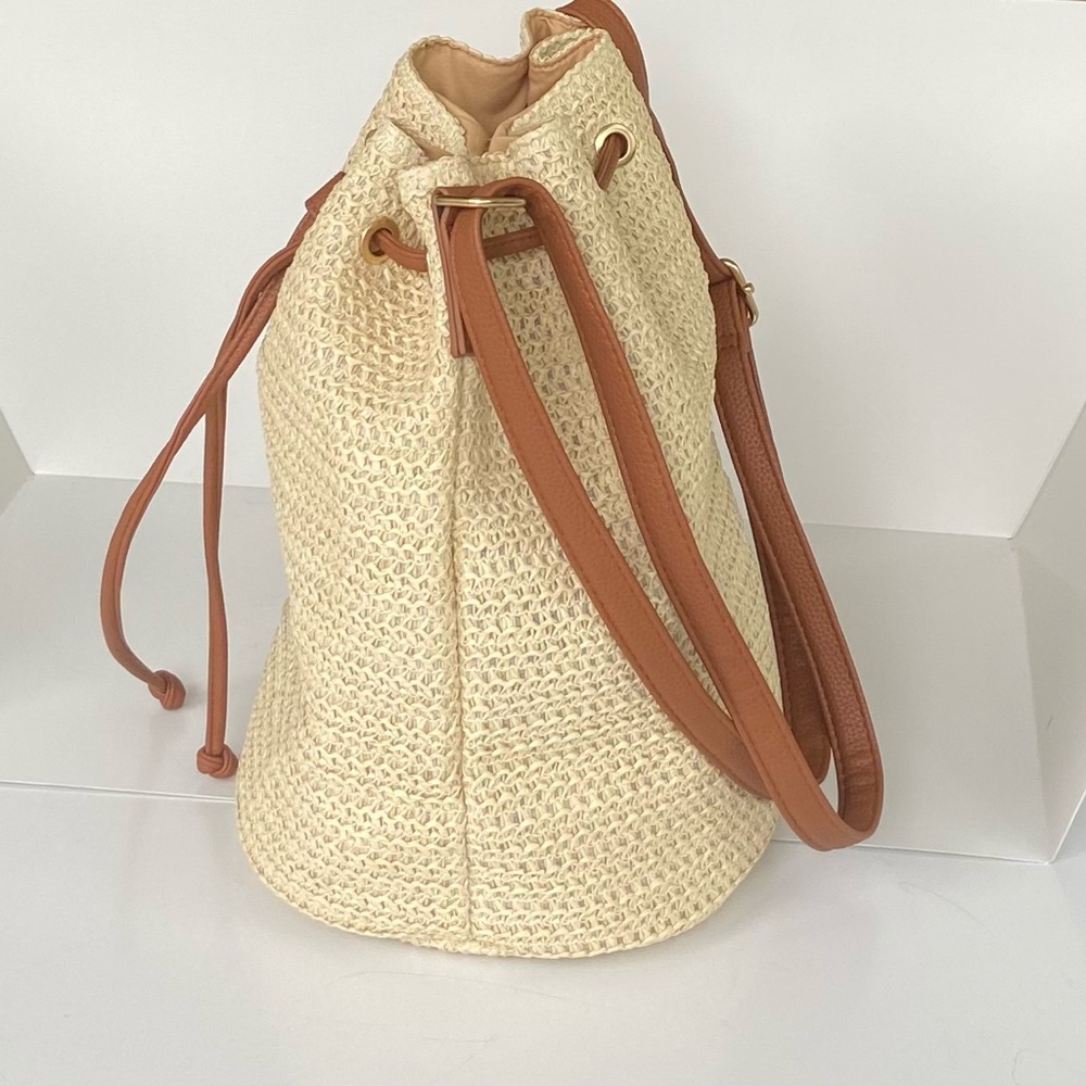 Montce Ali Woven Bucket Bag, Crossbody Bag, Sac Bag, Shoulder Bag 🎉HP🎉 - Picture 3 of 14